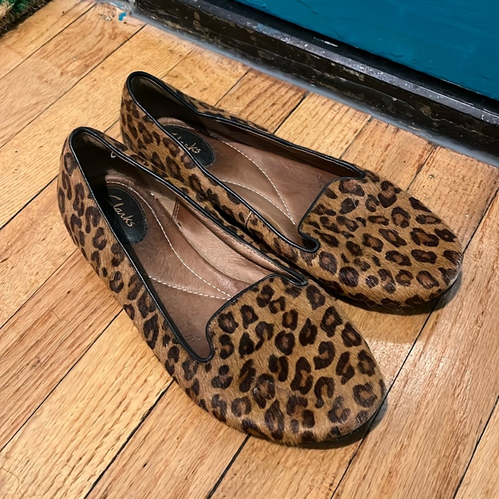 Clarks Artisan Valley Lounge Leopard Calf Hair Loafers Slip-on Comfort Shoes 8M